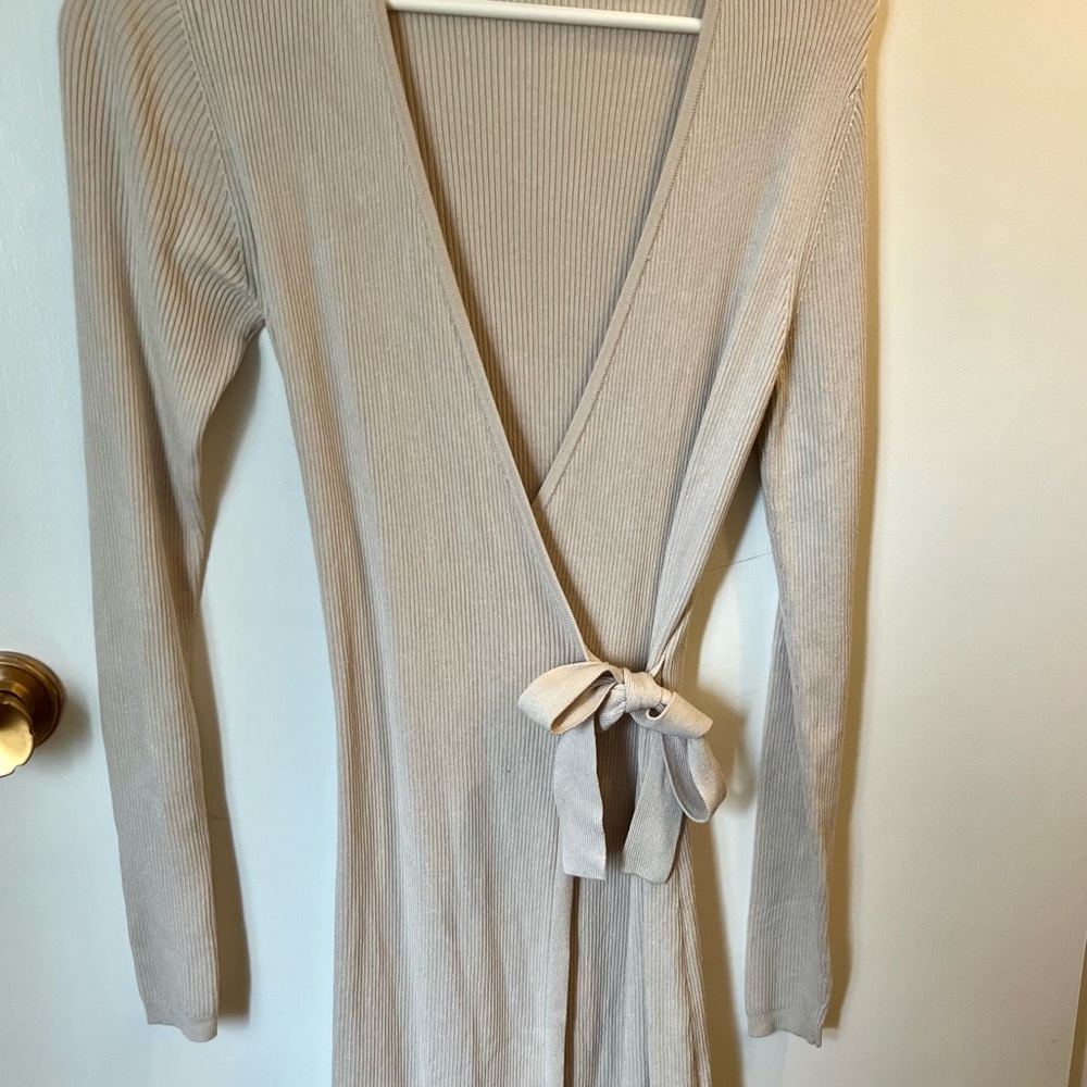 Cute maternity/nursing wrap dress